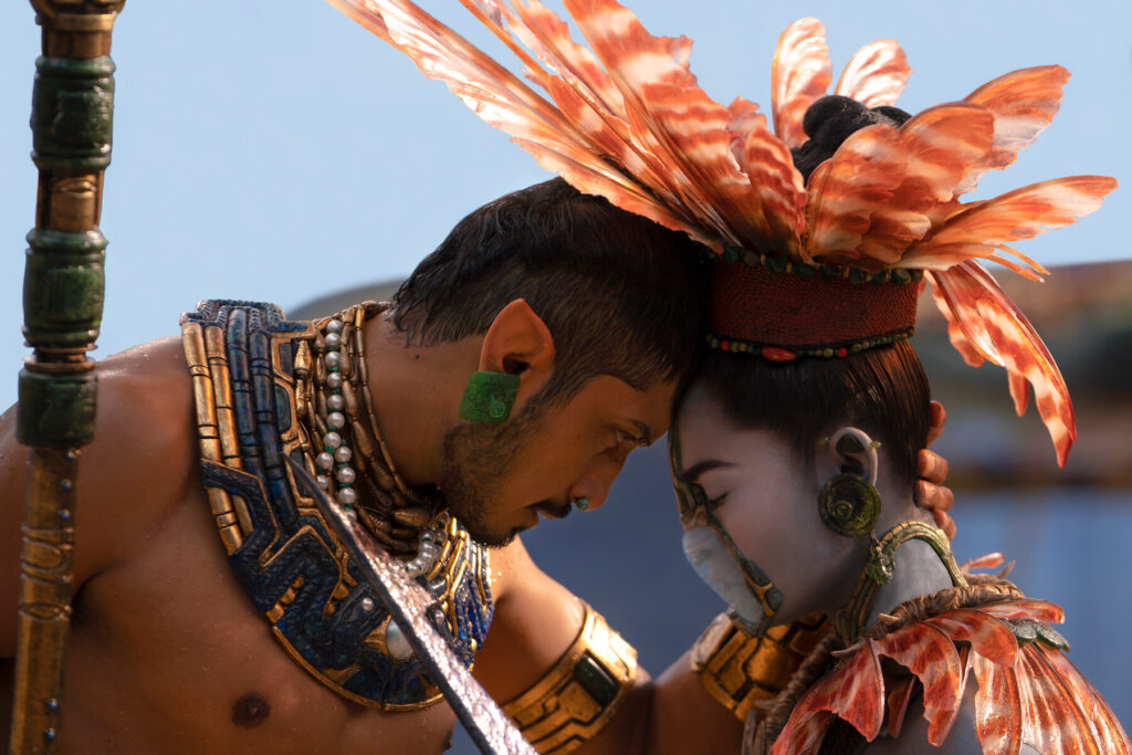 Tenoch Huerta y Mabel Cadena en Black Panther: Wakanda Forever. Fuente: (The New York Times)