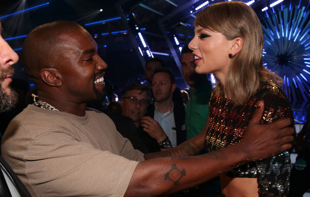 Este nuevo episodio demuestra que, aunque el tiempo ha pasado desde aquel infame incidente en los MTV VMAs de 2009.
