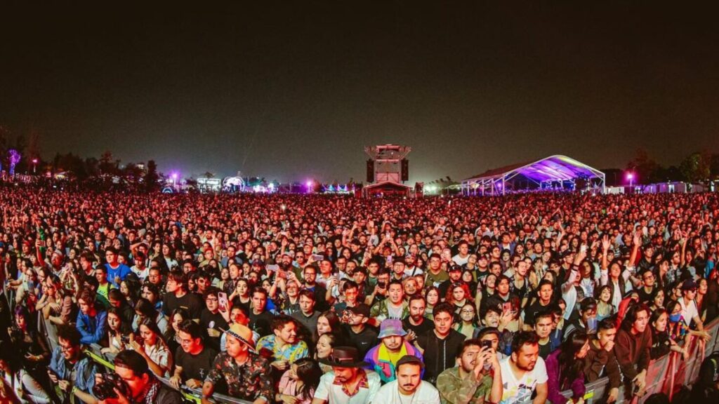 Largas filas, provocan un caos en los reembolsos del Ceremonia 2025